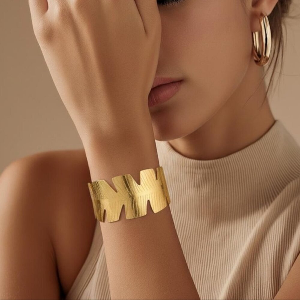 Stainless Steel Bangle Waterproof & Fade-Resistant w/Plating Hypoallergenic